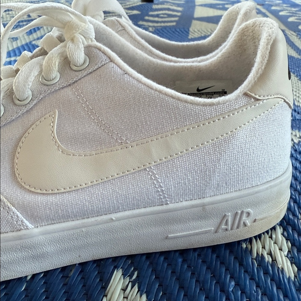 Nike Air Force 1 Men’s‎ Size 11 White Sneakers Shoes Lace Up 630939-101